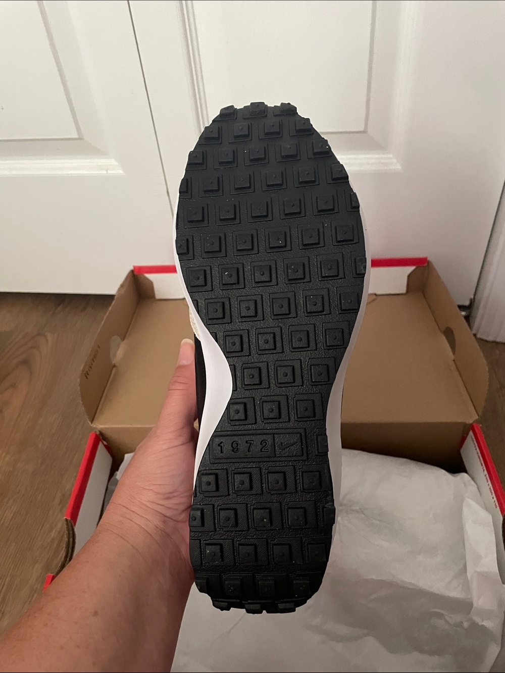 NIB Nike women’s waffle debut. Size 9.5. Sanddrift/black-phantom white colorway - Picture 10 of 13
